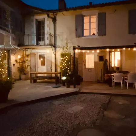 Rue Du Chateau Hébergement de vacances *