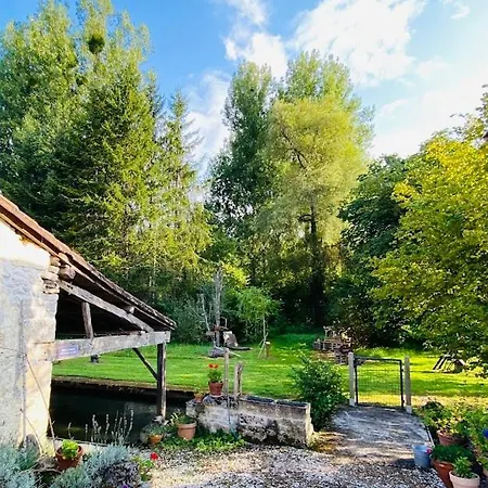 Dom wakacyjny Rue Du Chateau Ruffec (Charente)