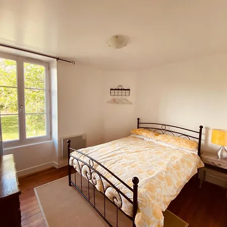 Rue Du Chateau Ruffec (Charente)