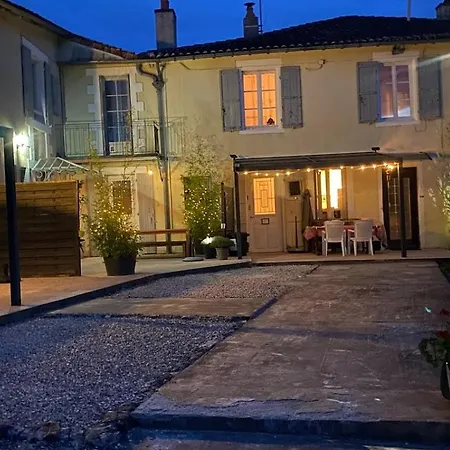 Rue Du Chateau * Ruffec (Charente)