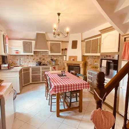 Dom wakacyjny Rue Du Chateau Ruffec (Charente)